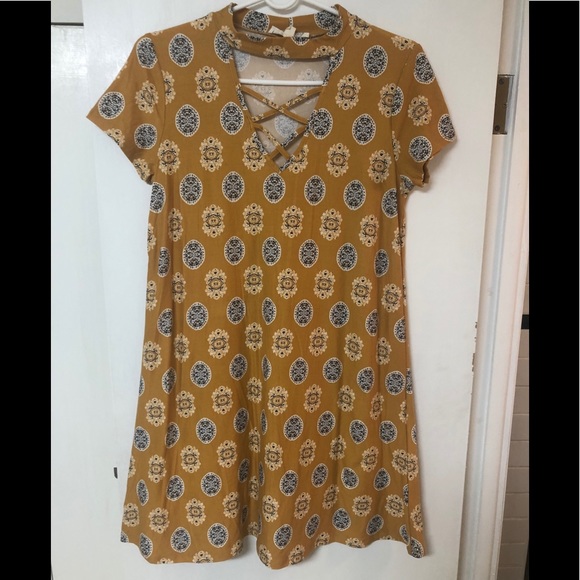 Patterned Dress - Picture 2 of 4